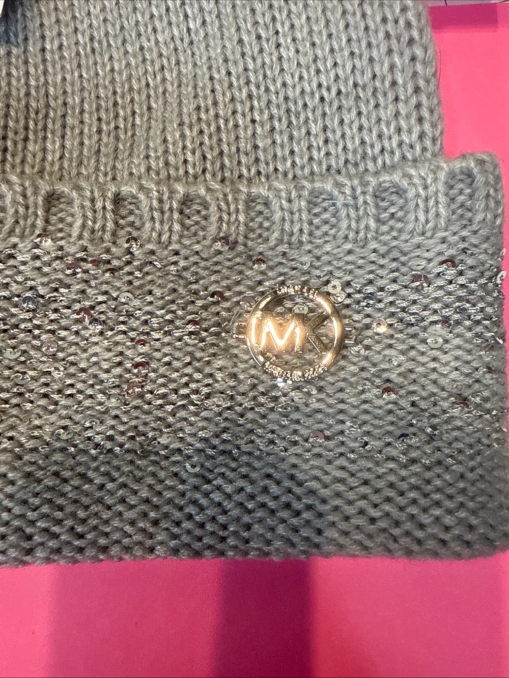 Michael Kors Access Grey Cuffed Beanie Silver Sequins Women's One Size $42 NWT - Picture 5 of 11